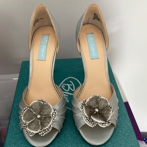 Betsy Johnson Silver Pumps